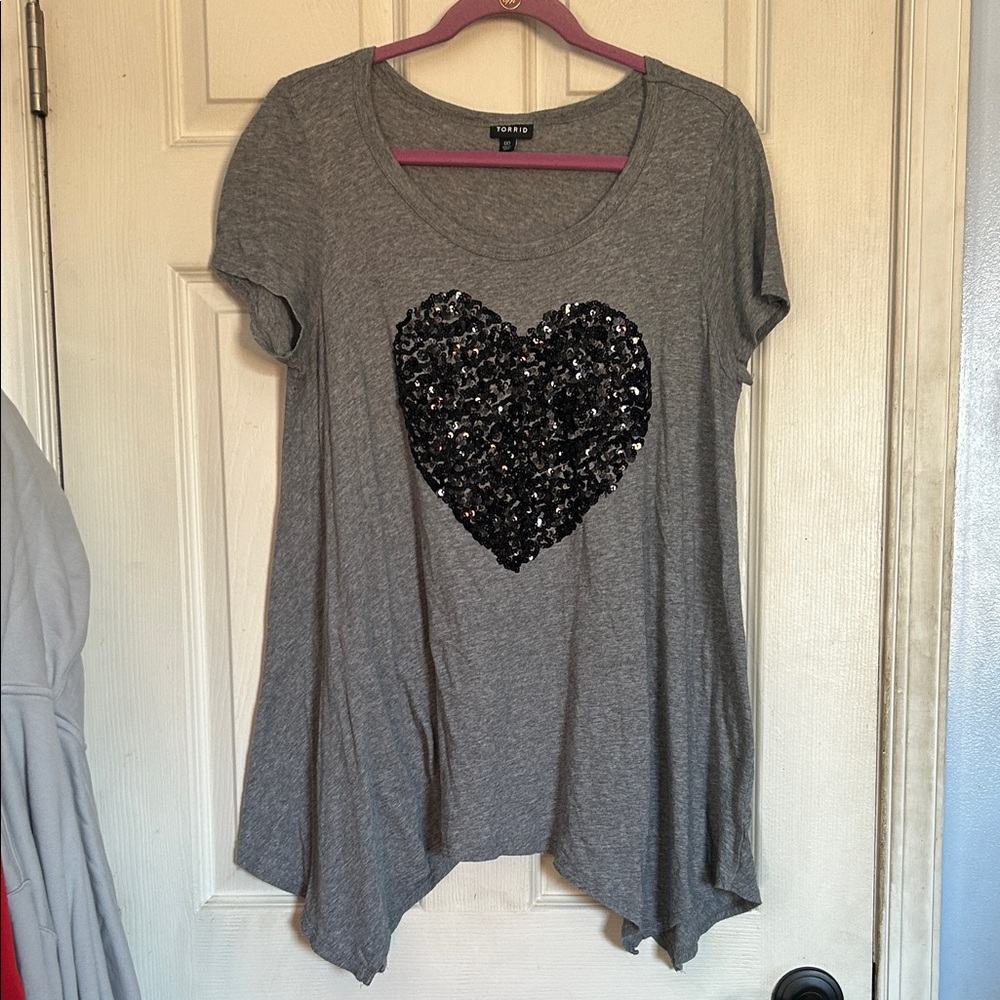 Torrid Heritage Slub Handkerchief Hem Tee Medium Heather Grey size medium - Picture 4 of 7